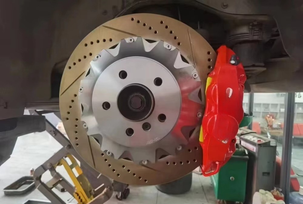 FECCR OEM ODM Brake Caliper Ki - Forged Front Brake Caliper 4 Piston recension och pris